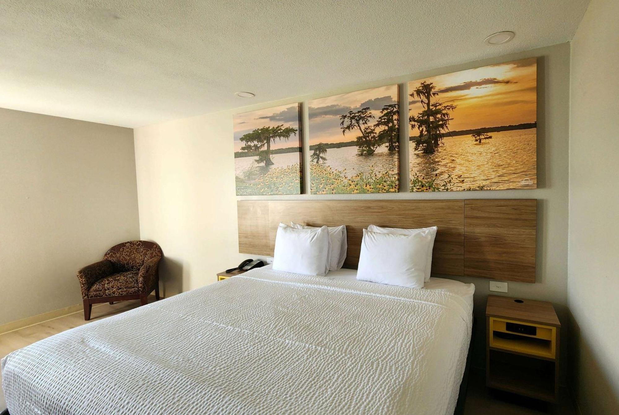 Days Inn By Wyndham Lafayette Scott Екстер'єр фото