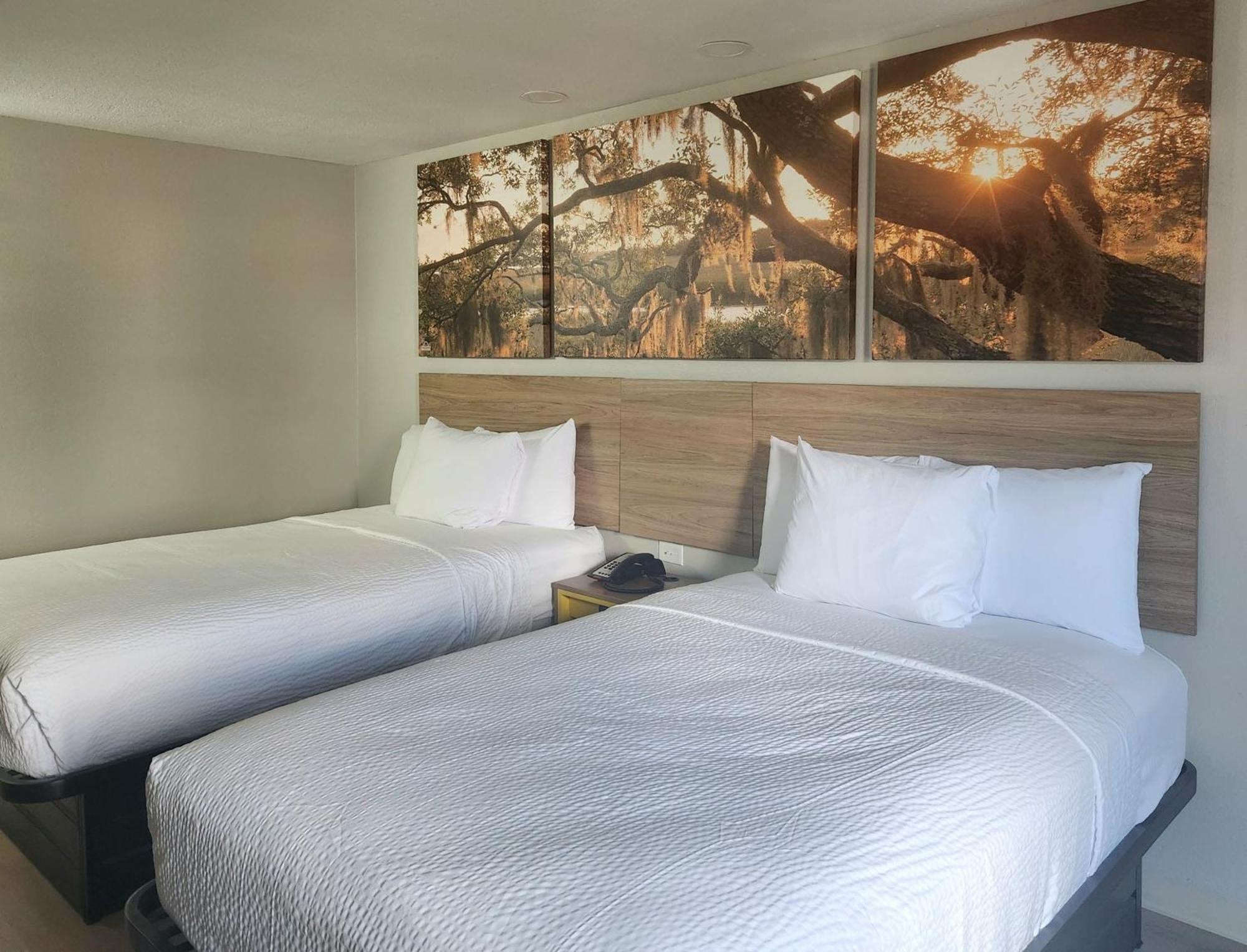 Days Inn By Wyndham Lafayette Scott Екстер'єр фото